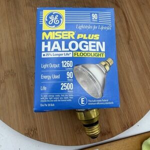 New G.E. Halogen Bulb PAR38 1260 Lumens 90Watts Life 2,500 Hours